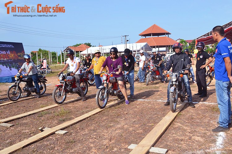 Hang tram xe no Honda 67 tu hoi ve &quot;dat lua&quot; Quang Tri-Hinh-8